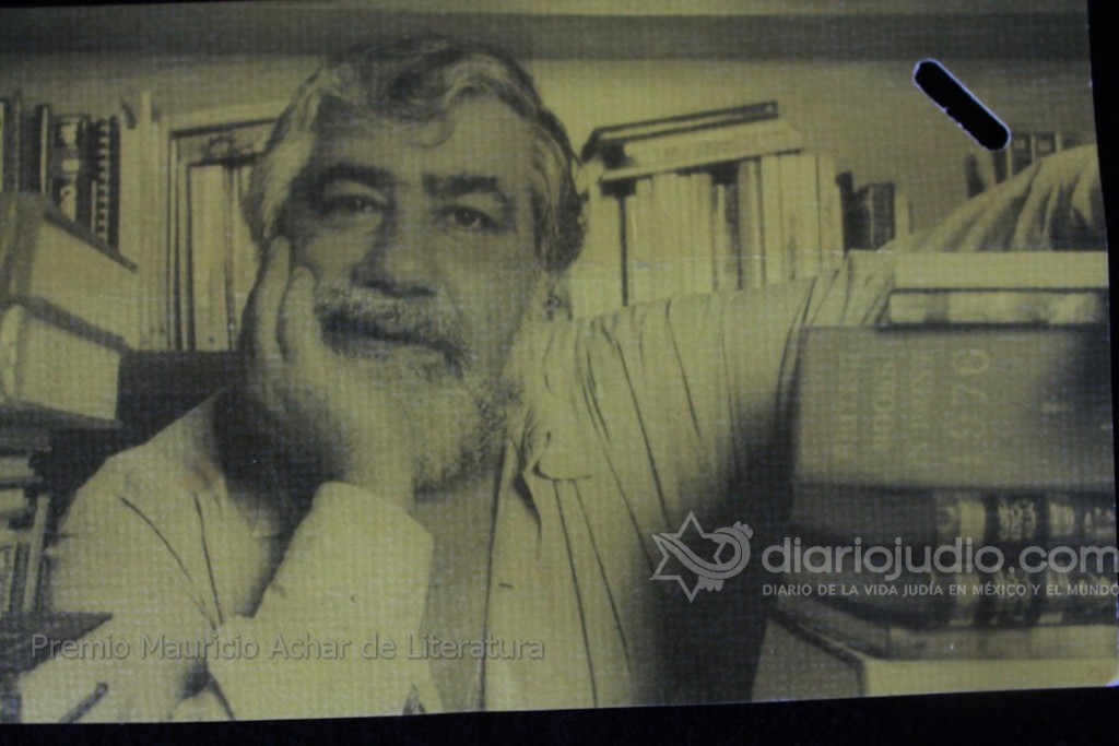 Homenaje a precursos de la Literatura Achar 024