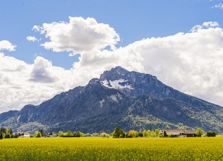 14852186431 853b49fdf8 mountain