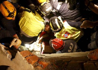 earthquakesurvivorkr17297259 53ae5785