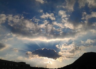 e83cb80e2df01c3e81584d04ee44408be273e7d719b810429df5 640 sky