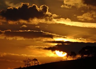 ea33b80b21fc1c3e81584d04ee44408be273e4d710b0154696f8 640 clouds