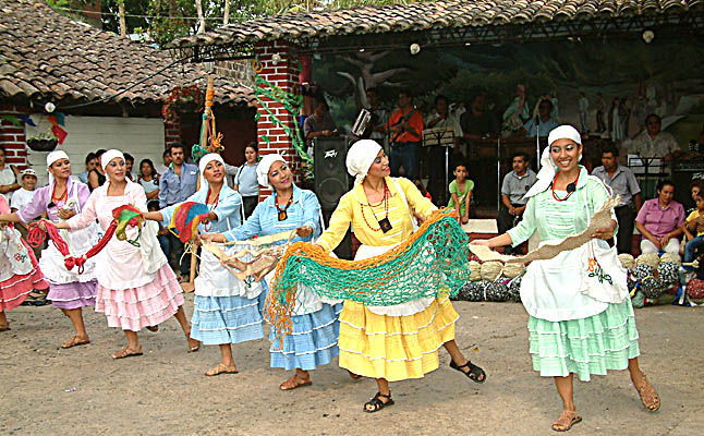 GRUPO DE DANZA