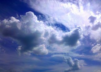 4746718211 f3892a7cb9 clouds