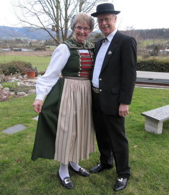 PAREJA SUIZA