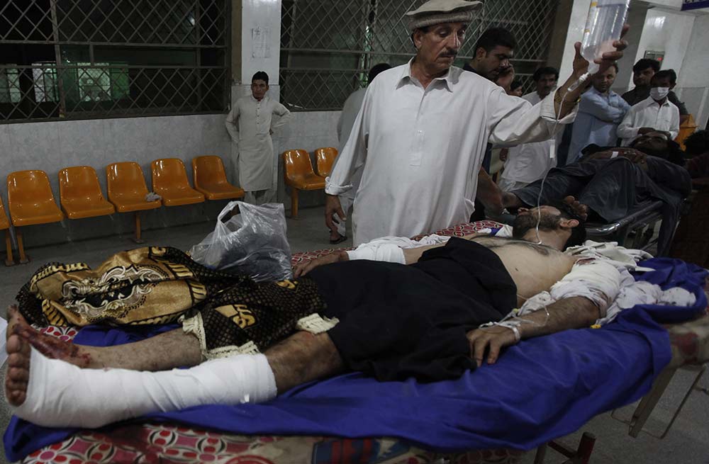 tres atentados sacuden pakistan al menos 73 muertos