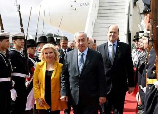 Benjamin Netanyahu acompanado Sara Argentina