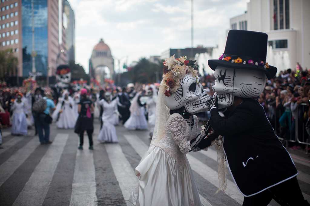 Resultado de imagen para DIA DE MUERTOS DESFILE