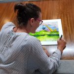 Susana Levy pintando