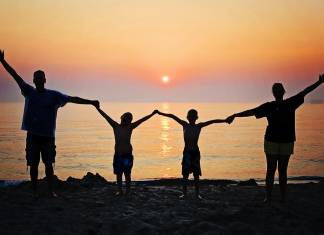 family 2611748 960 720