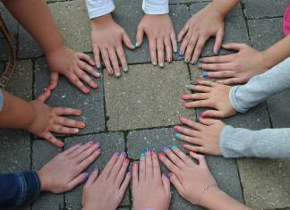 hands 1855560 960 720