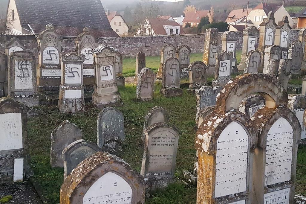 Des tombes profanées du cimetière juif de Westhoffen, le 3 décembre 2019