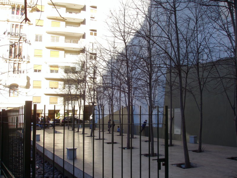 Plaza Embajada de Israel Arboles