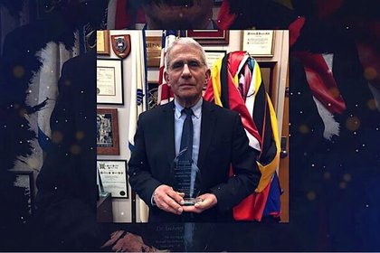 Anthony Fauci al recibir el reconocimiento (YouTube)