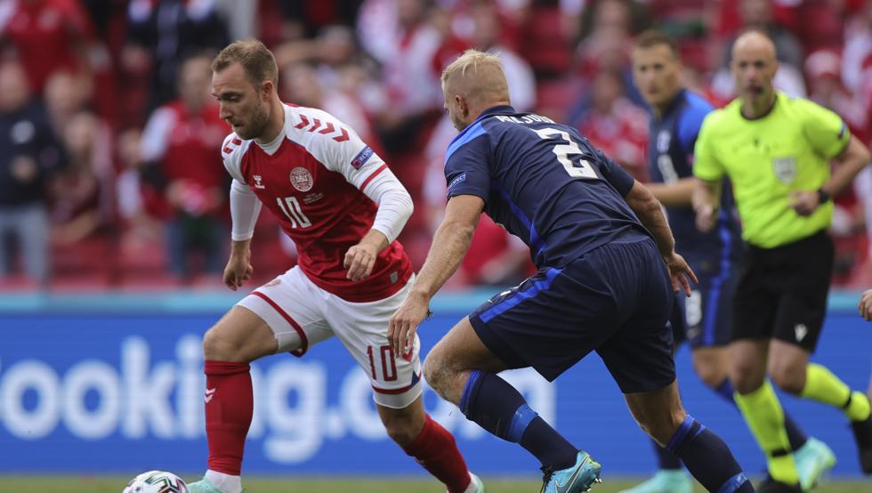 Eriksen, durante el partido ante Finlandia