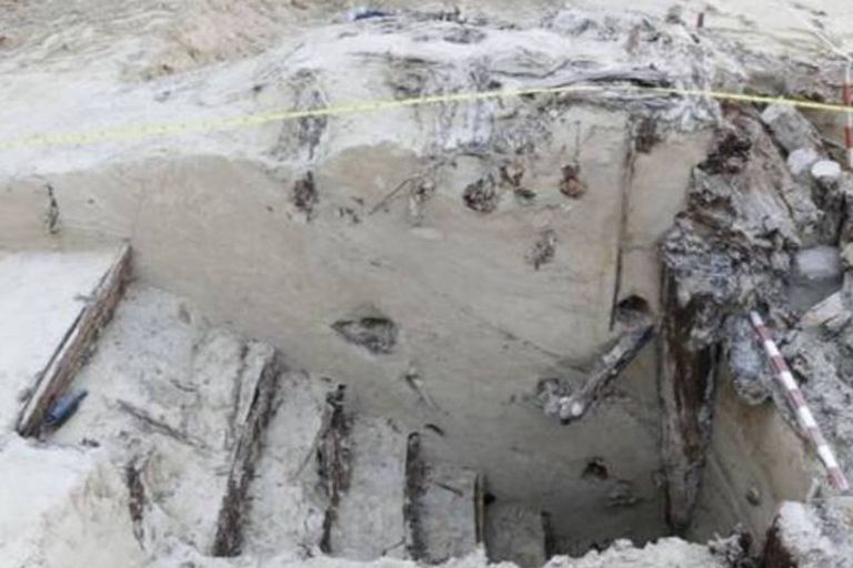 Una escalera daba acceso a tres pasillos que formaban parte del búnker ocupado por los nazis en la Segunda Guerra Mundial