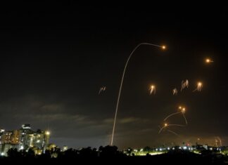 Iron Dome interceptions in the skies above Israel 696x464 1