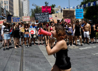 2018 05 18T113132Z 1105012165 RC17CAE47930 RTRMADP 3 ISRAEL PROTEST