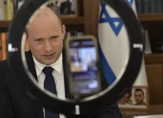 Naftali Bennett dialoga en vivo mediante la aplicacion TikTok Foto GPO Kobi Gideon via Flickr