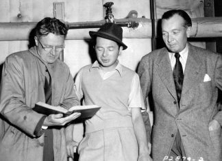 Biily Wilder centro junto al guionista Charles Brackett izquierda y el editor Doane Harrison Foto Wikimedia Commons Dominio Publico