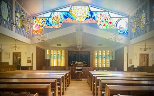 3 25 22 synagogueinside