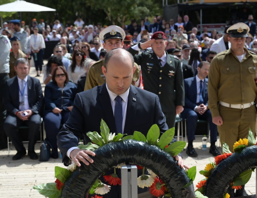 Isaac Herzog depositó una corona de flores en Yad Vashem y participó en la ceremonia de la Knesset «Para cada persona hay un nombre» 1 bennett 2