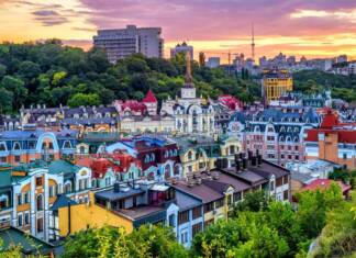 kiev ukraine vozdvyzhenka barrio historical city center luxury neighborhood dramatical sunset 147277716 1