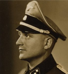 FireShot Capture 024 Klaus Barbie el criminal nazi es arrestado en Bolivia Zenda www.zendalibros.com