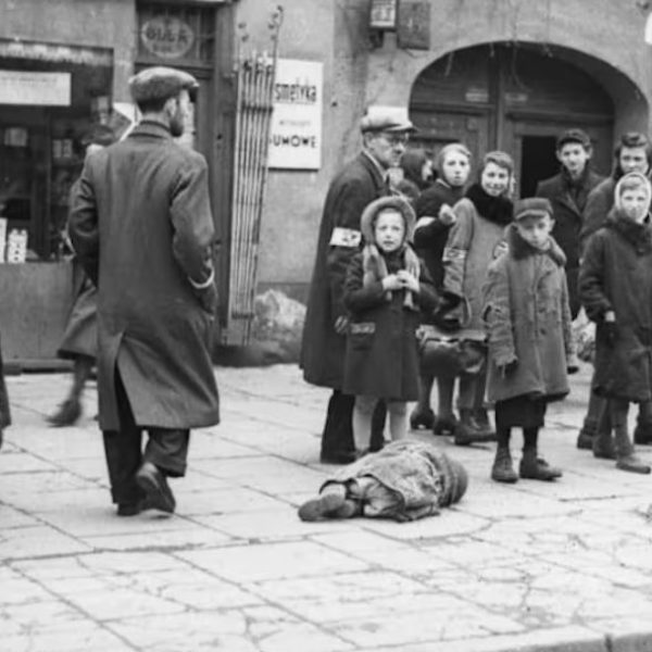 Médicos judíos en el gueto de Varsovia documentaron en secreto los efectos de la hambruna impuesta por los nazis , y el conocimiento está ayudando a los investigadores hoy en día