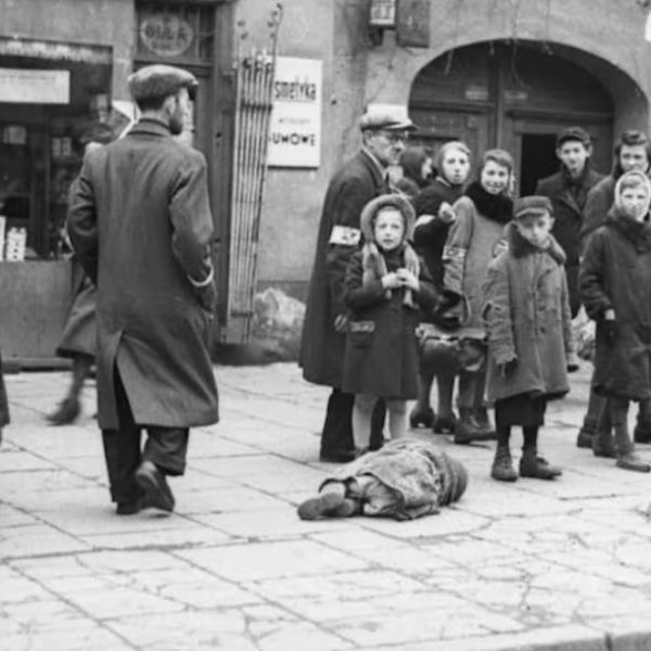 Médicos judíos en el gueto de Varsovia documentaron en secreto los efectos de la hambruna impuesta por los nazis , y el conocimiento está ayudando a los investigadores hoy: podcast