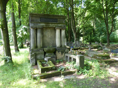 El impresionante y monumental cementerio judío de Lodz (Polonia) 3 44