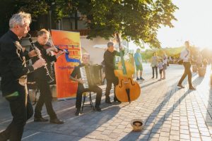 uliczny klezmer 3 768x512 1