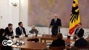 El presidente aleman se reune con lideres de las comunidades