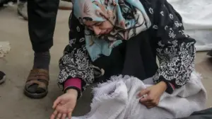 gaza palestina llora bebe