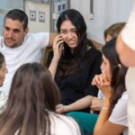 rehenes liberados con sus familias