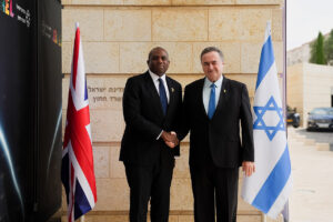 Katz con el Ministro de Asuntos Exteriores del Reino Unido, David Lammy, en Jerusalén - Foto: Wikipedia - CC BY 2.0