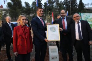 President of Paraguay Santiago Pena Falcon together with his wife David Yaari Vice Chairman of KKL JNF and Yitzhak Vaknin KKL JNF Co Chairman. Credit Alex Kolomoisky KKL JNF Photo Archive