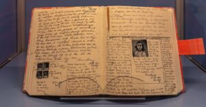 Diario de Anne Frank Iglesia de San Nicolas Kiel Alemania 2019 09 10 DD 22