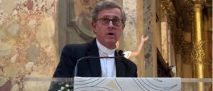 Jorge Ignacio García Cuerva, de 55 años, arzobispo de Buenos Aires desde 2023, en el encuentro interreligioso al fallecer el Papa Franciscoaica